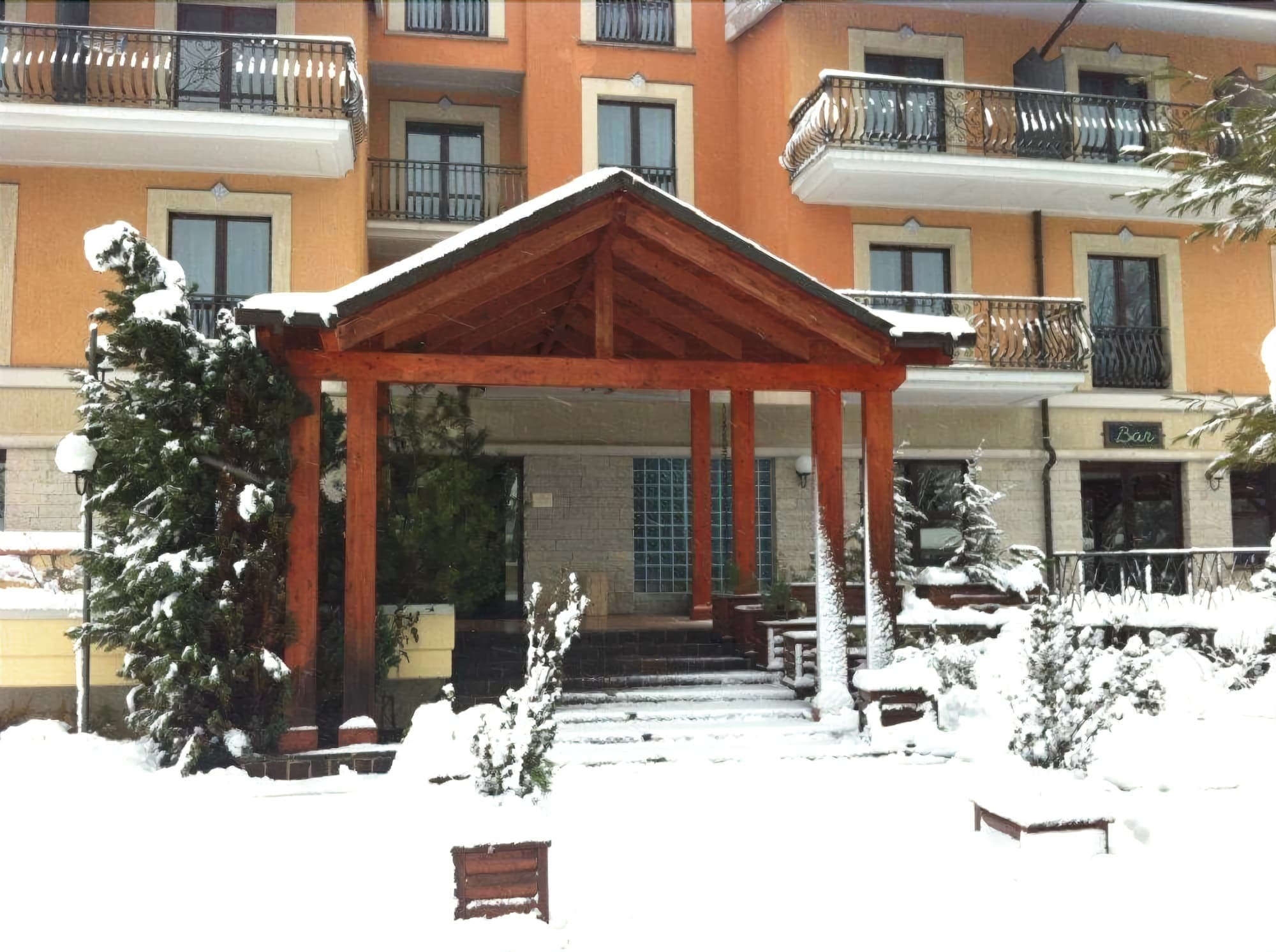 Alba Sporting Hotel Rocca di Mezzo Exterior foto